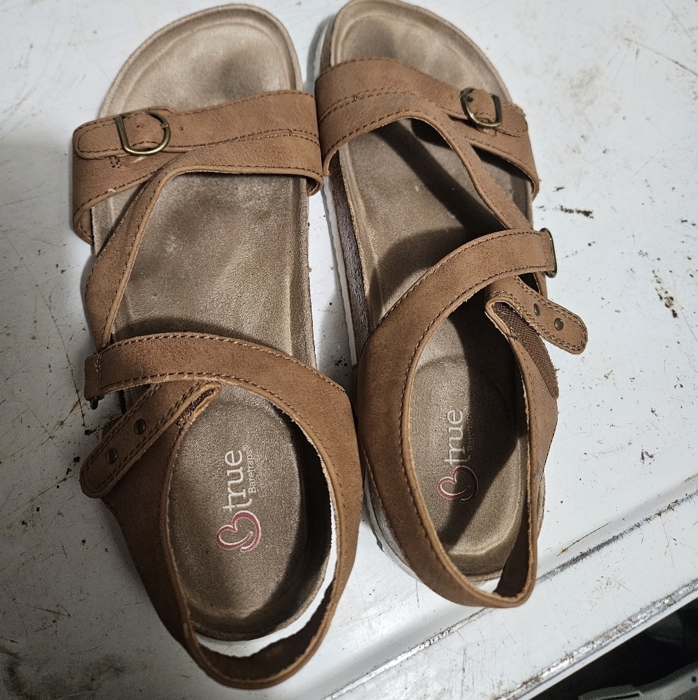 Baretraps Sandals Btrue Payne Strappy Velcro Womens Tan (Some Interior Wear)